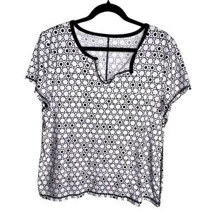 Women's T by Talbots Top-Black & White Geometric Print Short Sleeve V Neck- XL